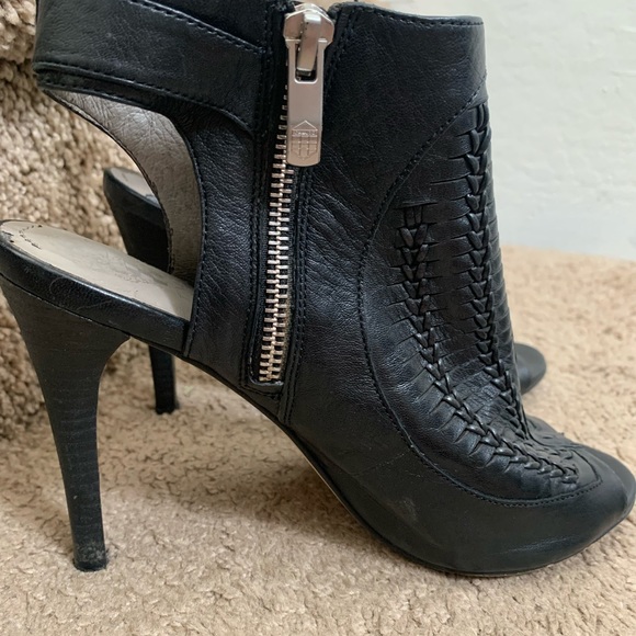 Vince Camuto Women’s Black Woven Leather Bootie High Heel - Picture 7 of 7